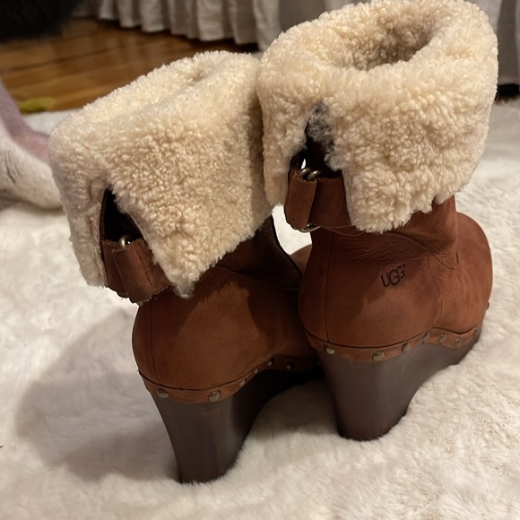 UGG | Boho Cognac Brown Genuine Leather Wool Lined Wedge Ankle Booties Women's 7 - Picture 5 of 5